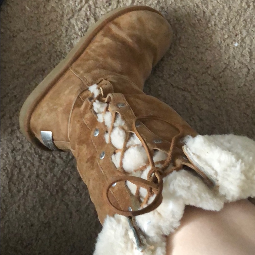 Tall chestnut uggs.